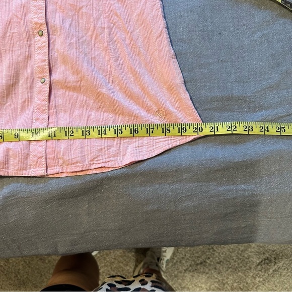 Ariat women’s fitted western style with flower embroidery dark pearl snaps - Picture 9 of 13